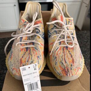 Yeezy Boost 350 sneakers